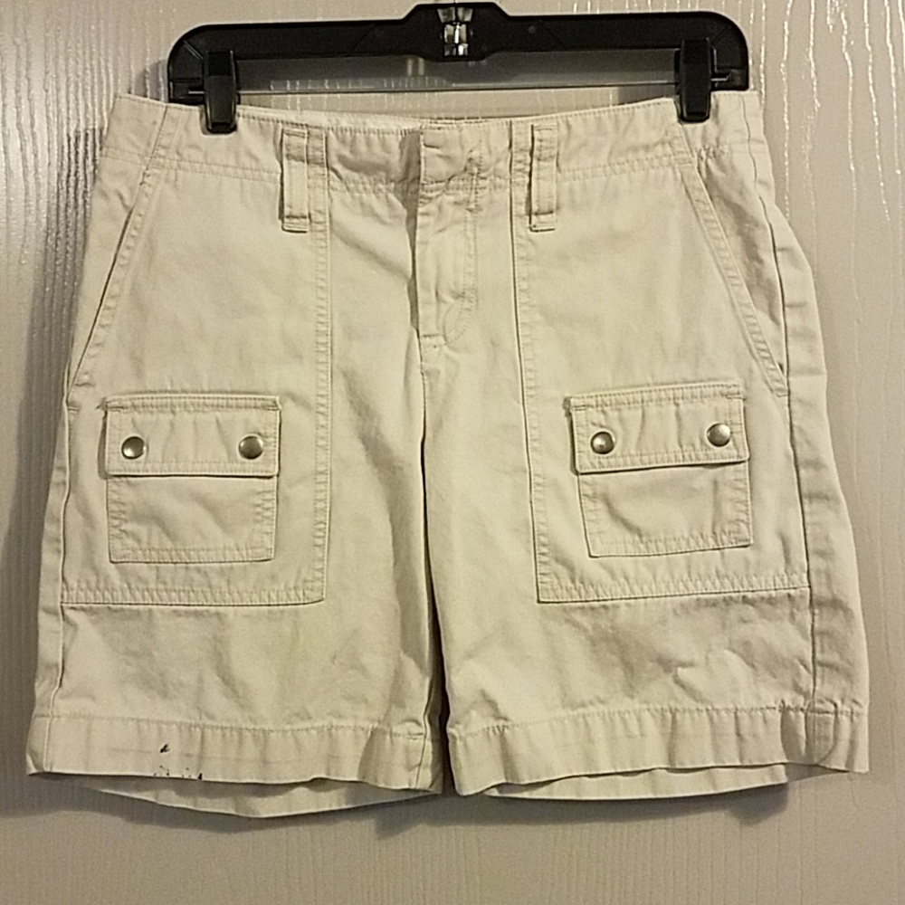 GAP brand ladies shorts size 6
